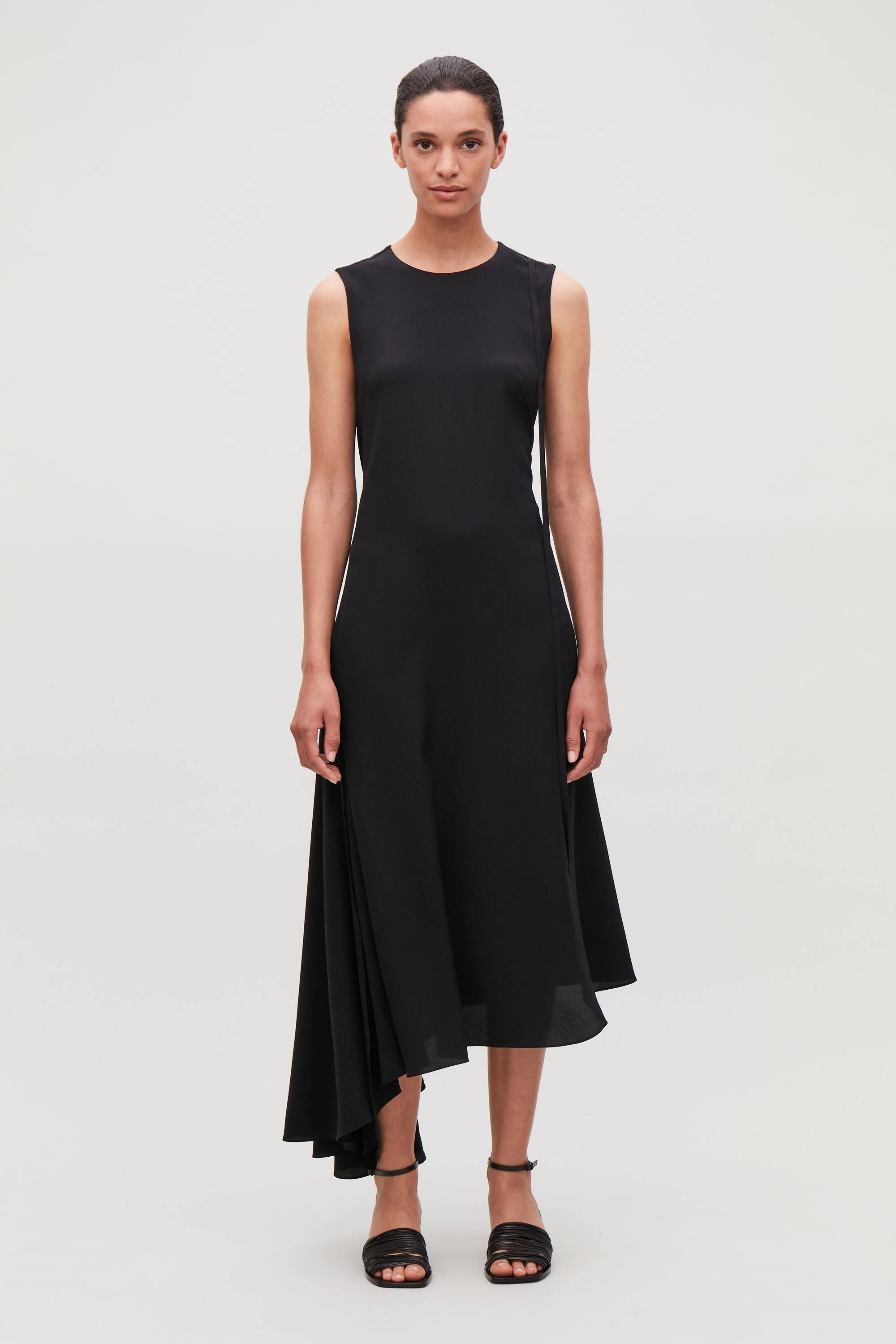 真丝无袖连衣裙黑色2019夏季新品￥ 900.00已售:1件