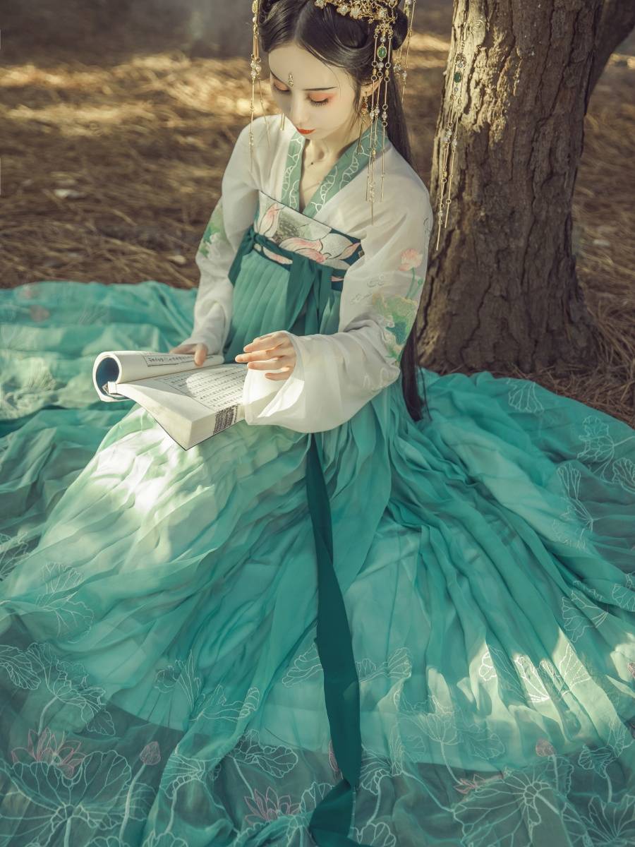 钟灵记般若齐胸襦裙对襟齐腰汉服女改良春夏秋冬装传统绿重工大摆